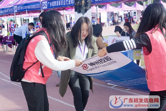 志愿者不辭辛勞