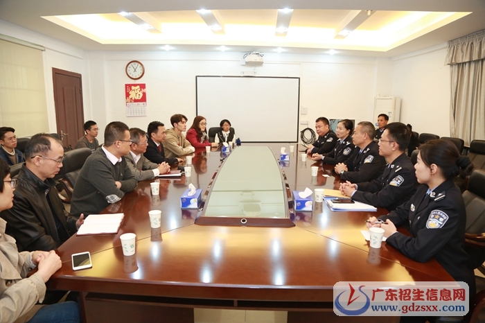 廣州市公安局白云區(qū)分局一行看望和慰問(wèn)金學(xué)生