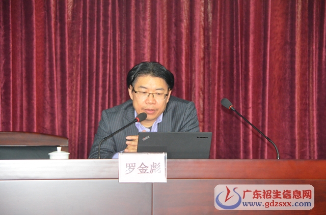 羅教授作輔導報告