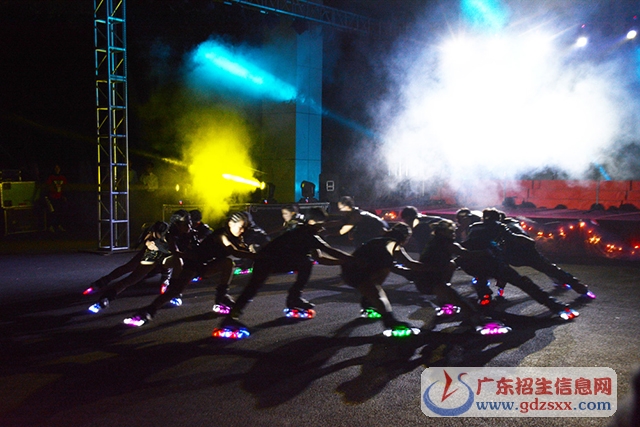 滑輪表演《We are young》