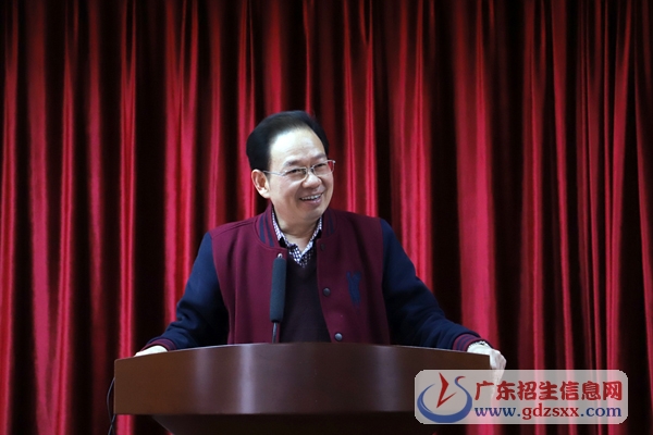 學(xué)院黨委副書記、院長王運泉講話