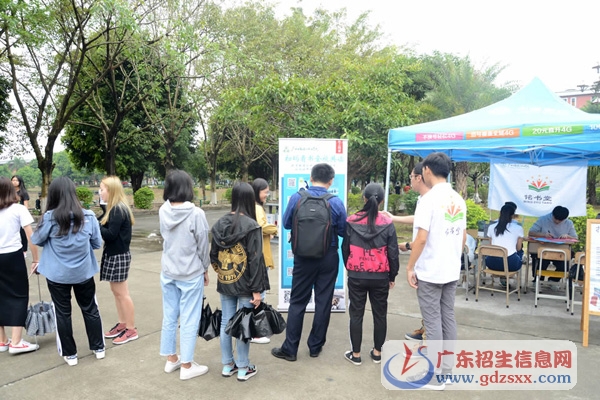 活動擺攤現(xiàn)場