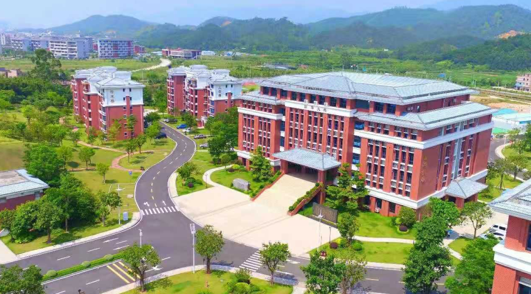 廣東南華工商職業(yè)學院