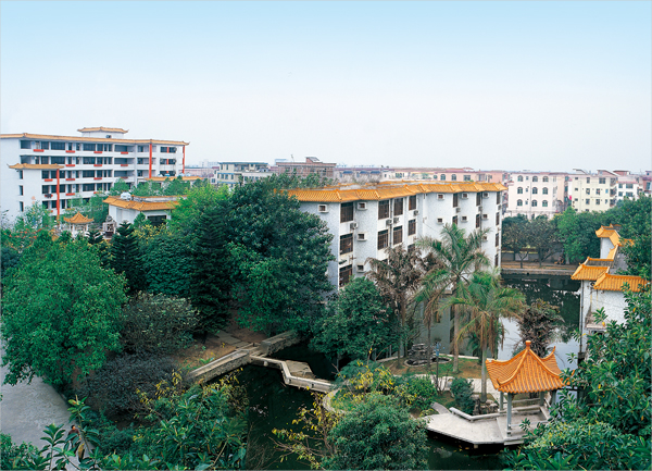 廣州南華工貿(mào)技工學(xué)校