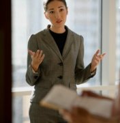 揭秘：現(xiàn)在大學(xué)女生最好找工作的五大專業(yè)